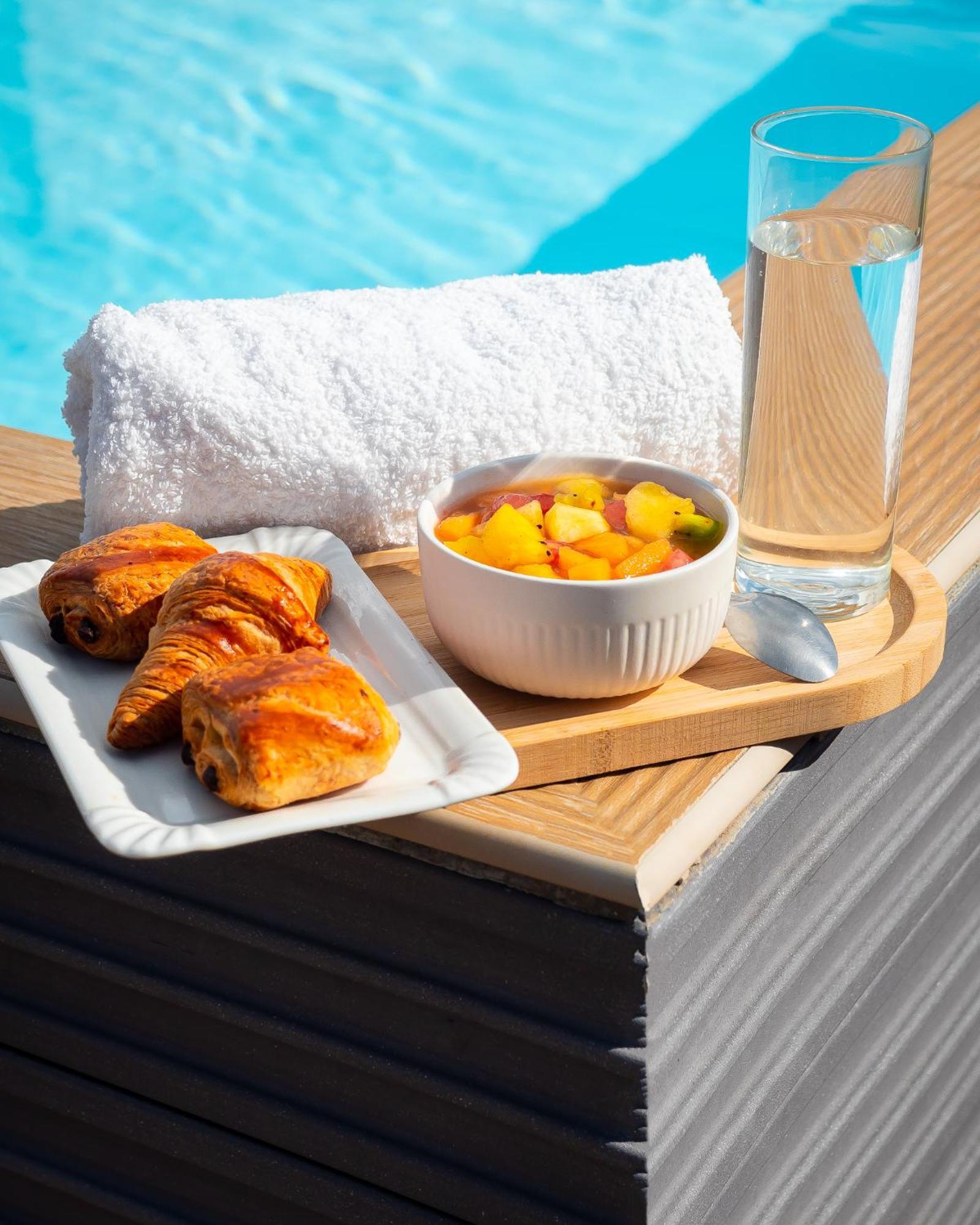 Evasion En Plein Coeur De La Ville Studio Jacuzzis Sauna Et Piscine Au Centre De بورت لويس المظهر الخارجي الصورة